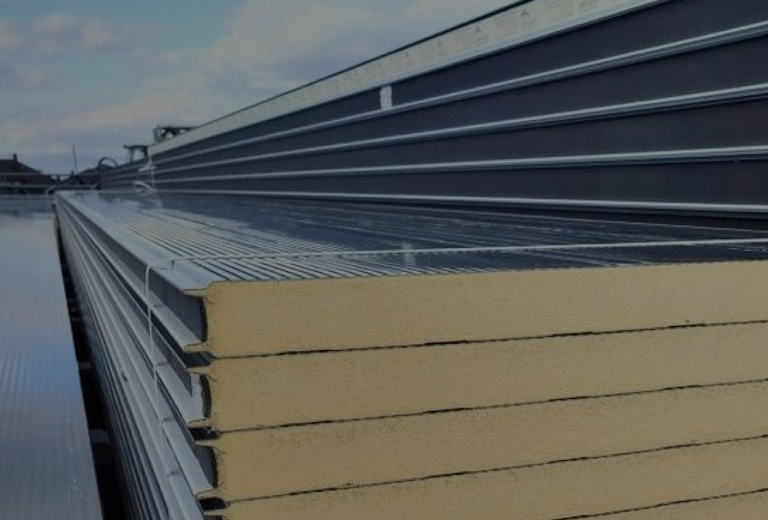 SANDWICHPANEELE MIT PIR-PUR SCHAUMFÜLLUNG